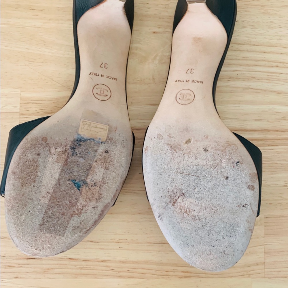 CHANEL blk sandals (slides) w/kitten heels Size 37 - Picture 12 of 12